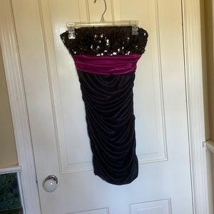 Strapless black dress with sequence
